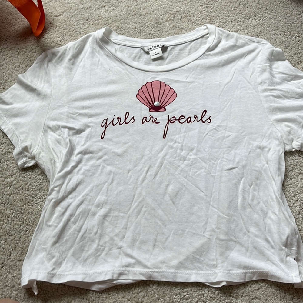 Graphic tee